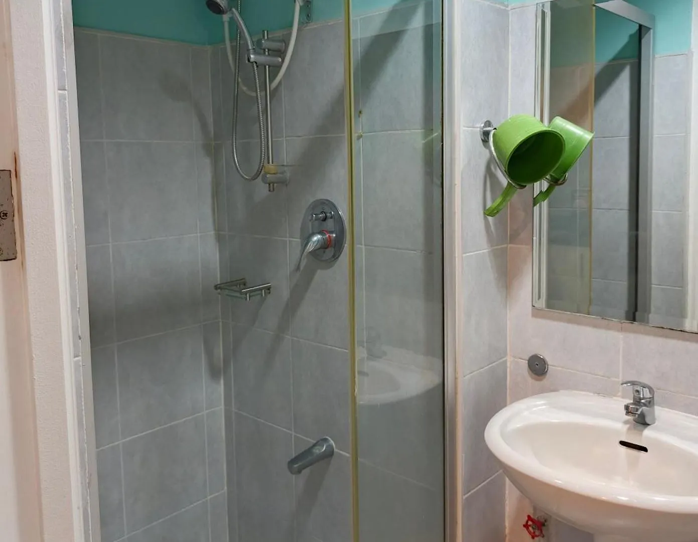 Sea Residence Finest Manilla 0*,